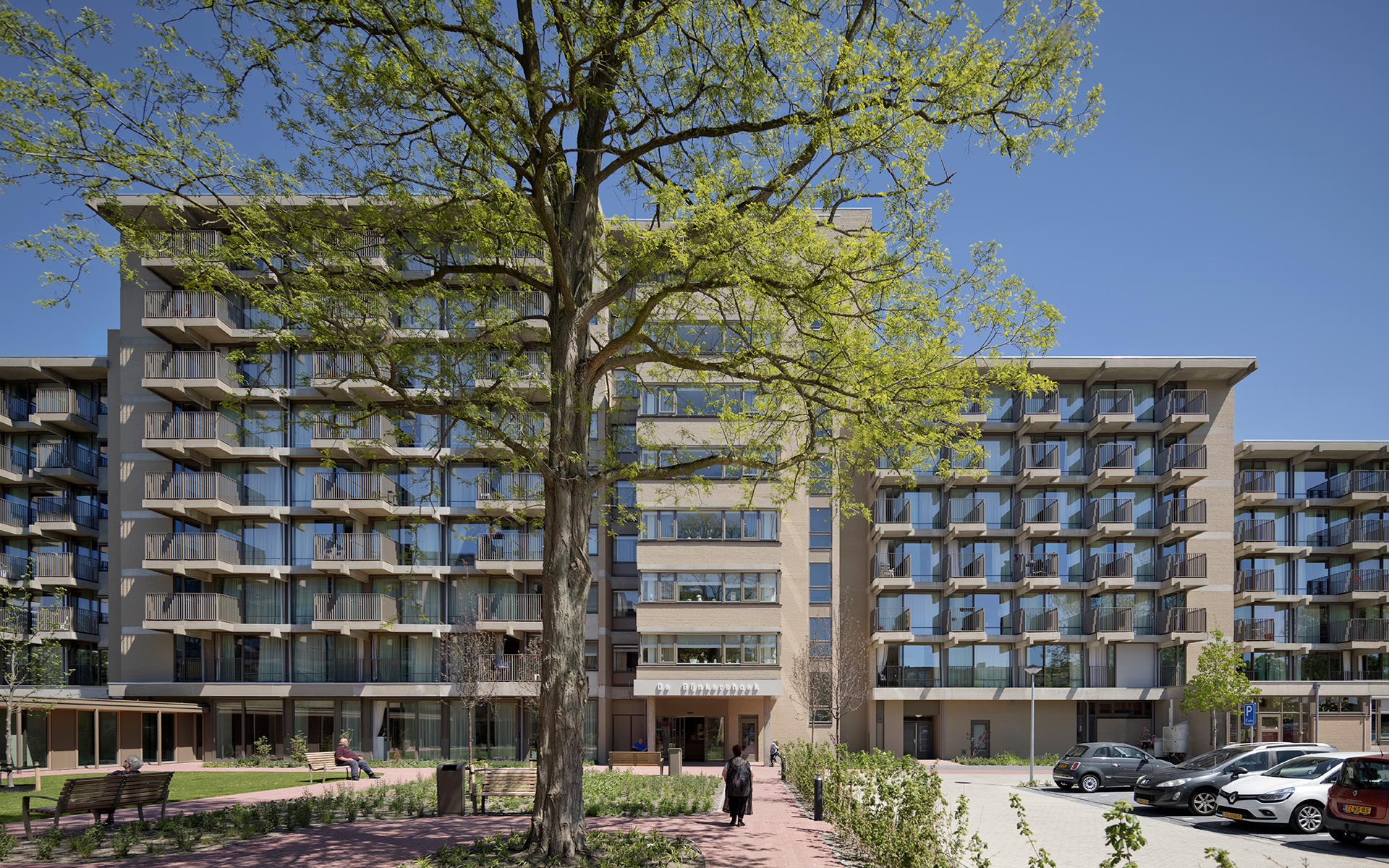 Diverse zorglocaties: Stichting AxionContinu Groep